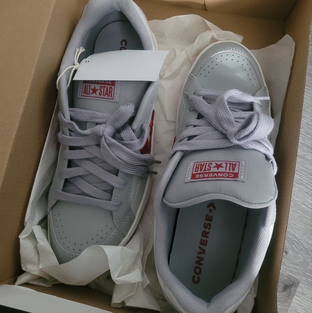 Converse Light Gray Sneakers with Red Details Mens Size 8.5